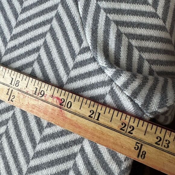 Ann Taylor Open Front Chevron Cardigan – Gray & White – Size XL – NWT - Picture 10 of 11